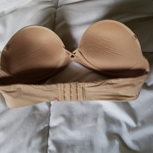Victorias Secret Strapless Push-up Bra - Picture 2 of 2